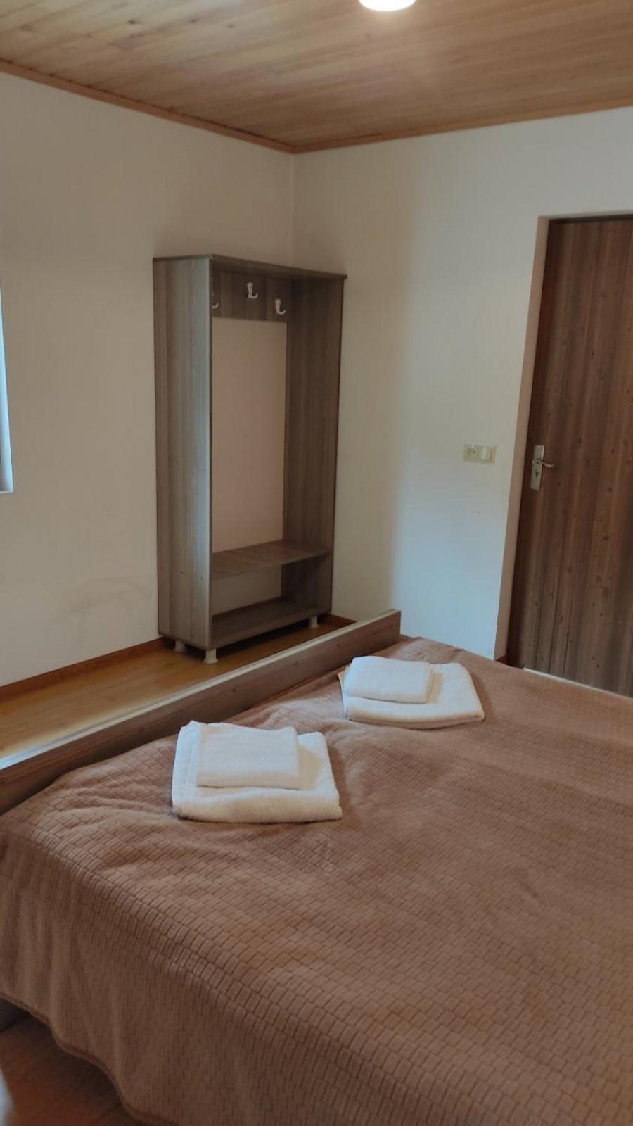 Guesthouse Mabu - 4 Newly Built Rooms In The Heart Of Mestia Bagian luar foto